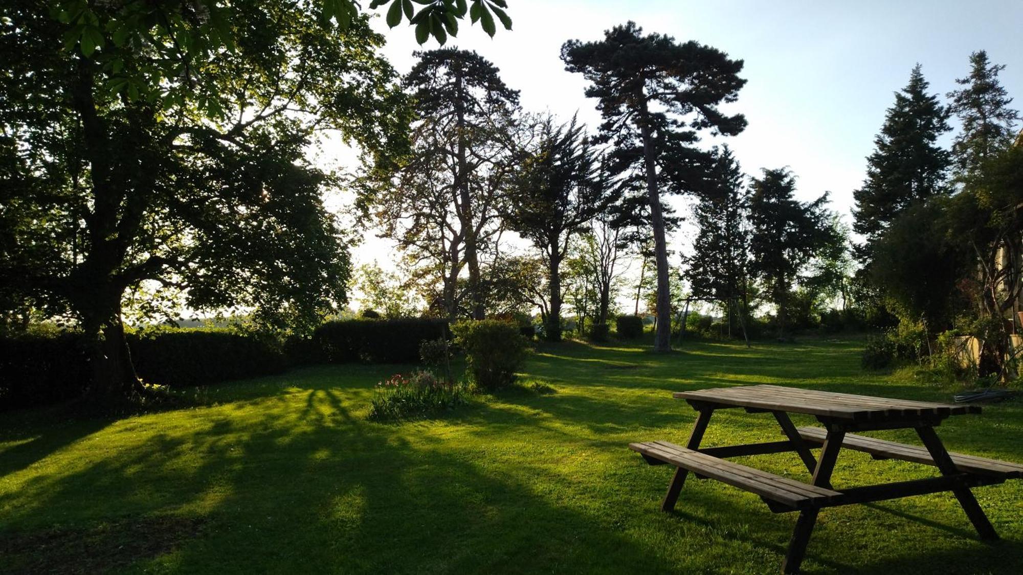 Le Gavachon Bed and Breakfast Leboulin Eksteriør billede