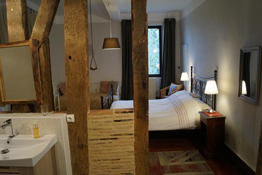Le Gavachon Bed and Breakfast Leboulin Værelse billede